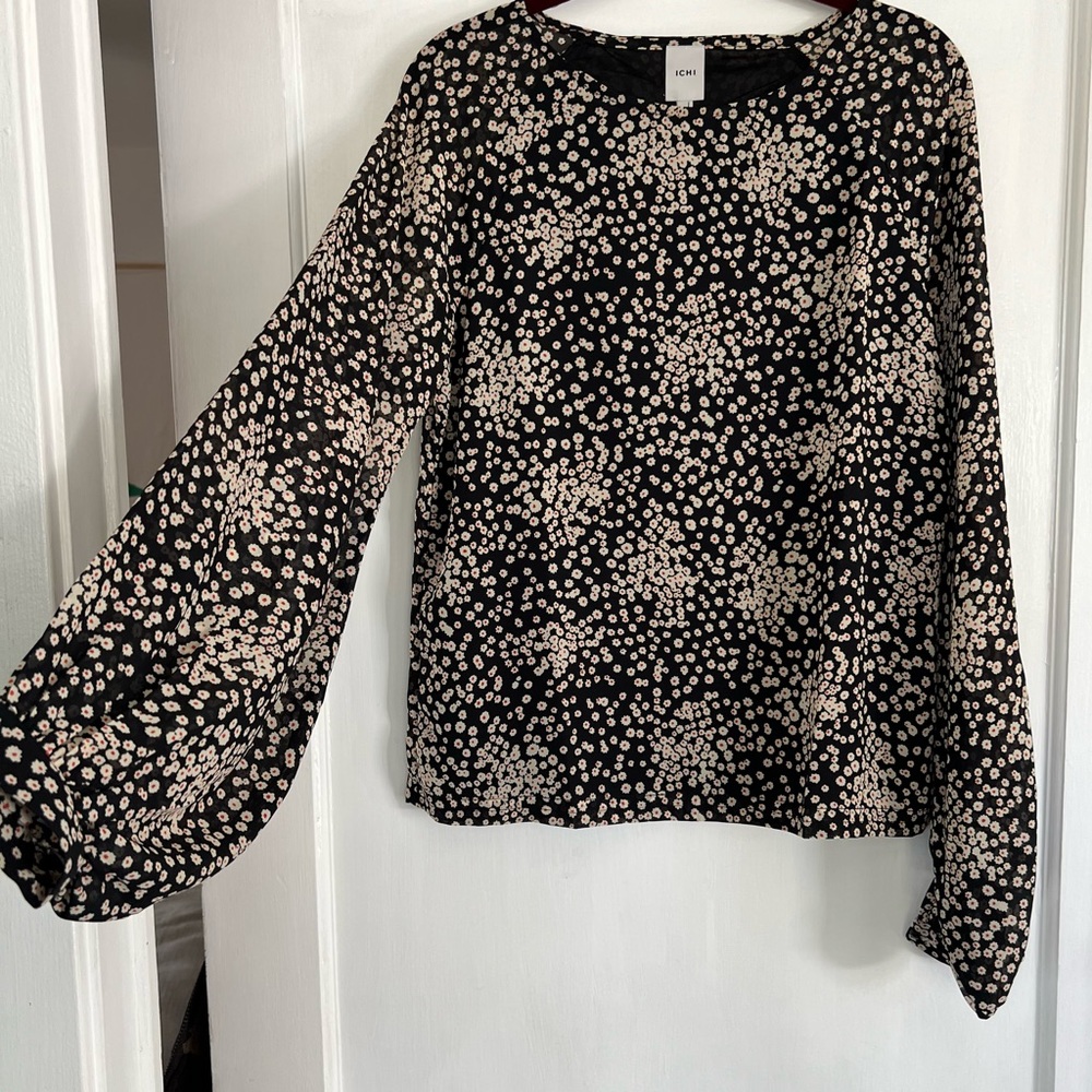 ICHI Balloon Sleeve Blouse